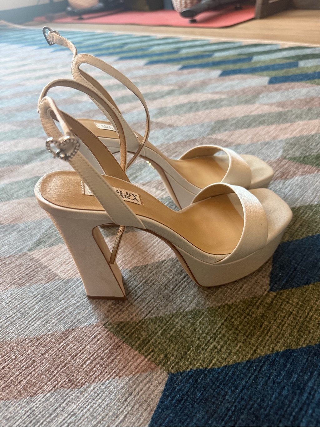 Badgley Mischka Ivory Platform Slingback Heels